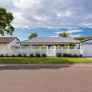 Renovated Pet Friendly House Holiday home